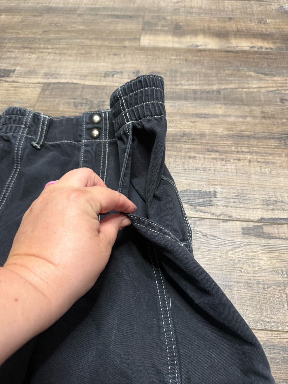 BDG Urban Outfitters Black Cargo Pants with Contrast Stitching Women's Size 31 - Picture 6 of 12